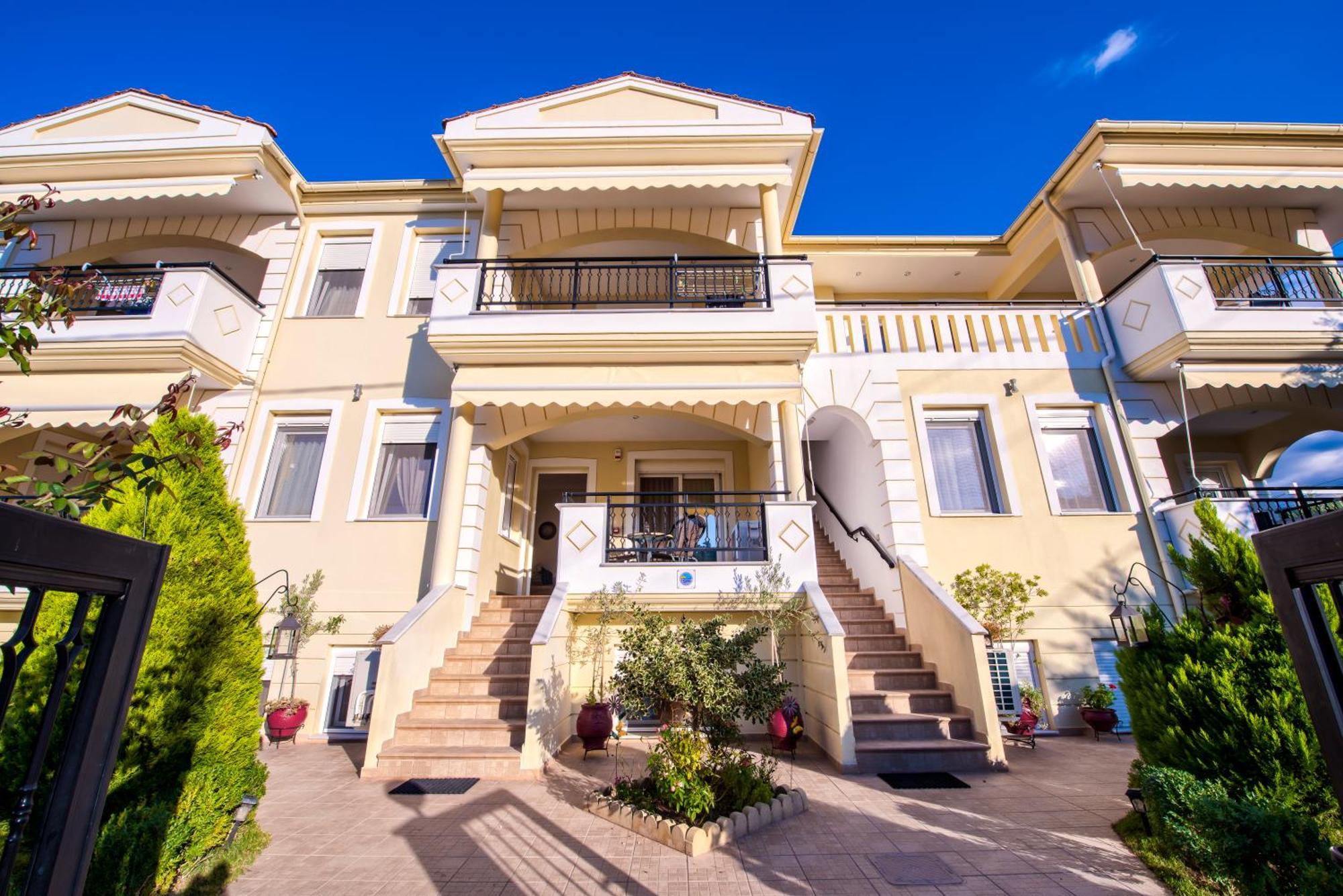 Mandani Villa Luxury Apartments 리메나스 외부 사진