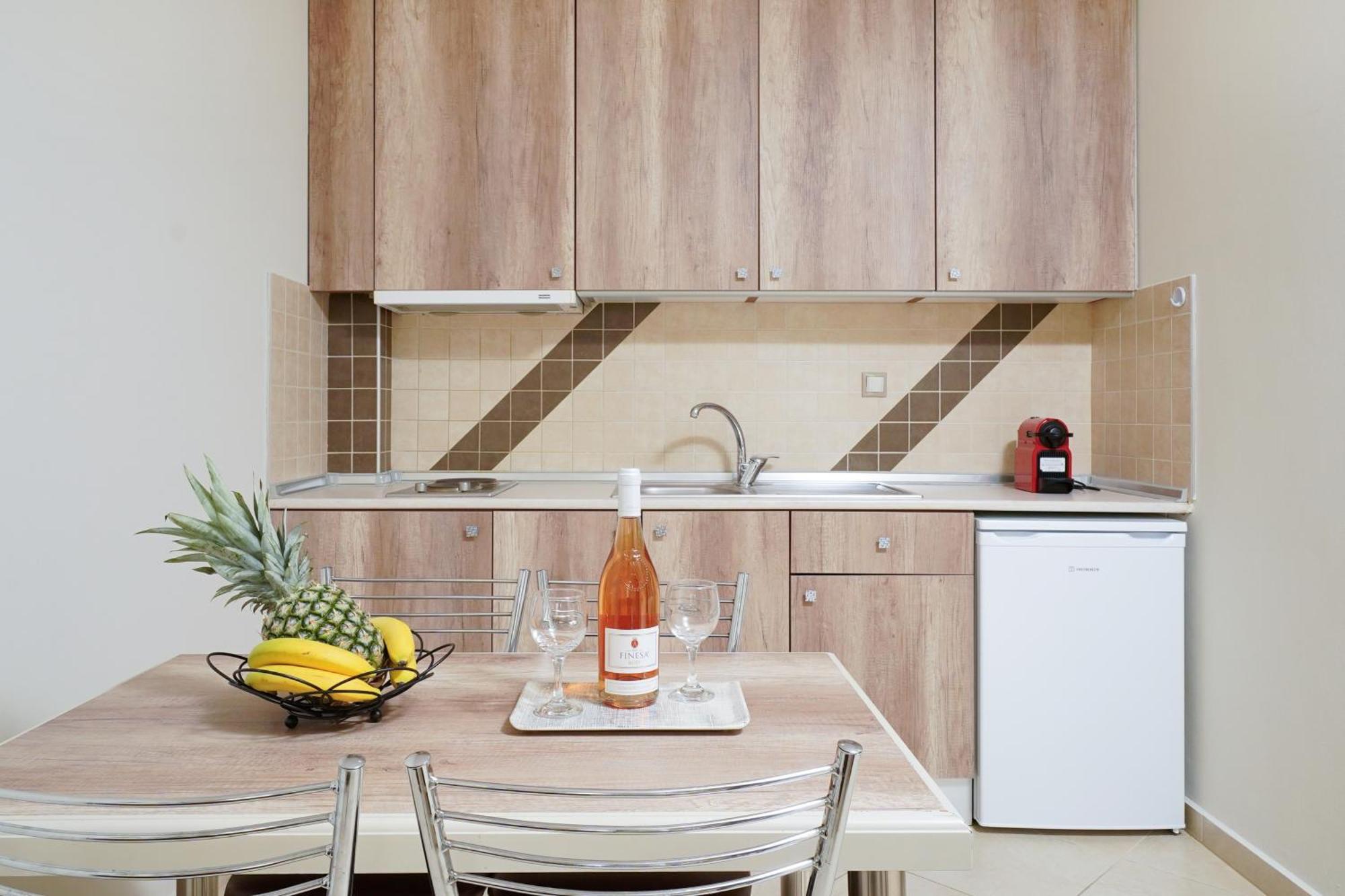 Mandani Villa Luxury Apartments 리메나스 외부 사진